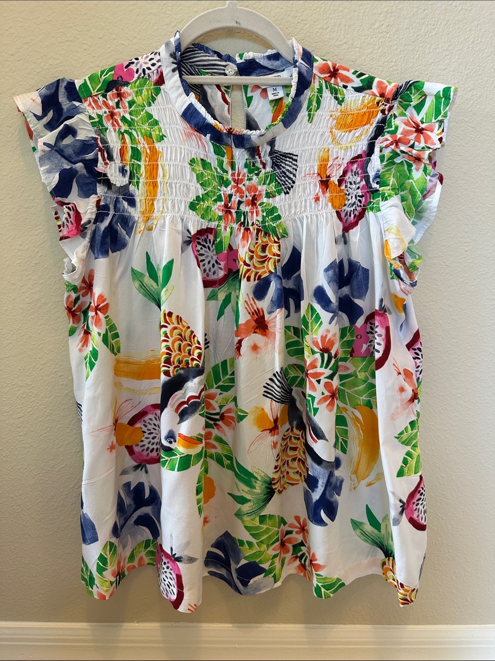crown & ivy White Floral Smocked Flutter Sleeve Blouse
